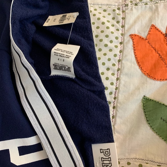 Secret PINK sweats size S - Picture 3 of 8